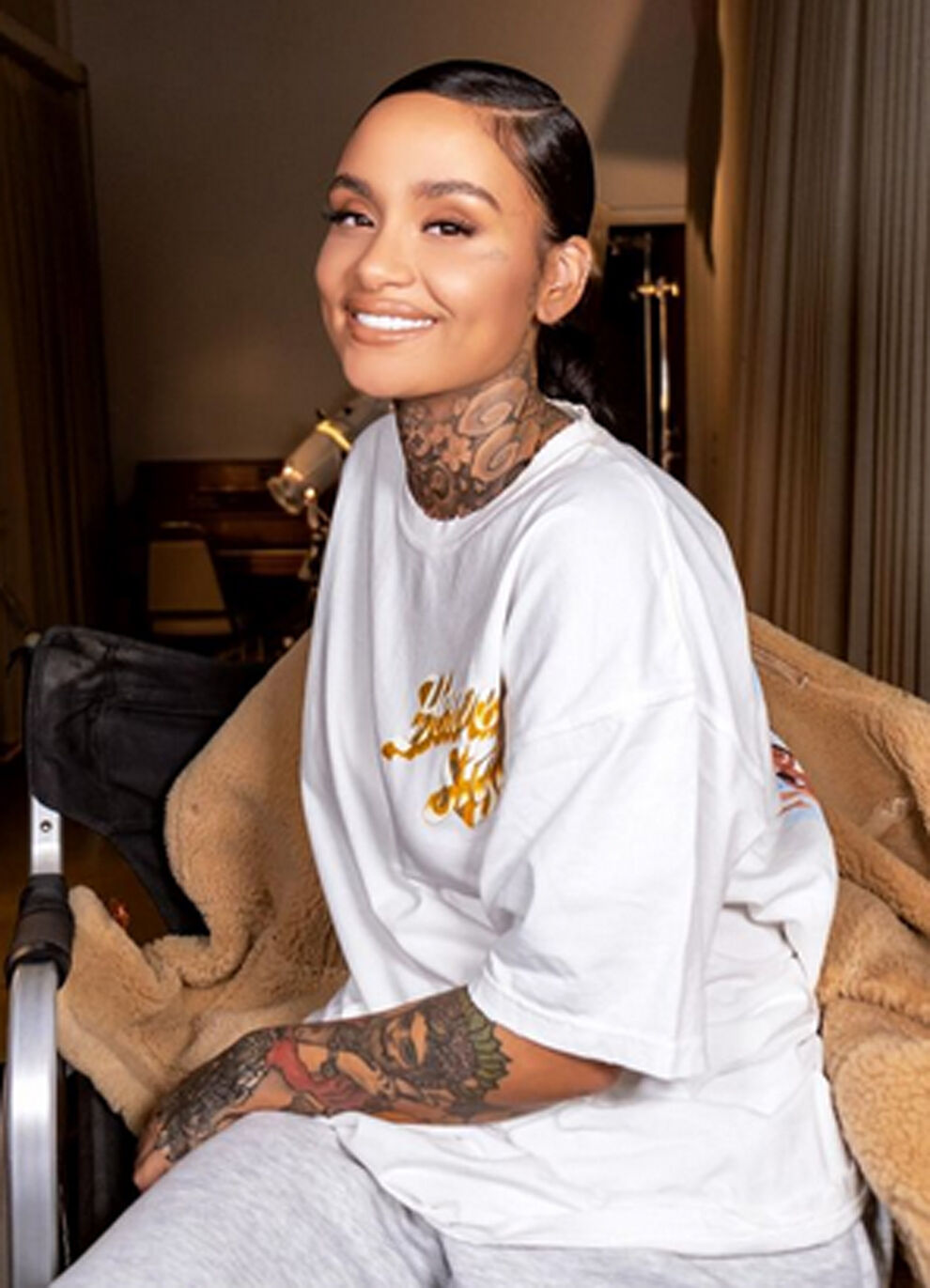 Kehlani Altar